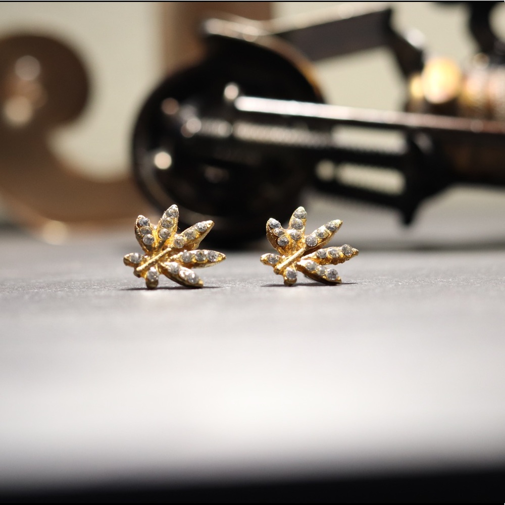 Cute weed earrings